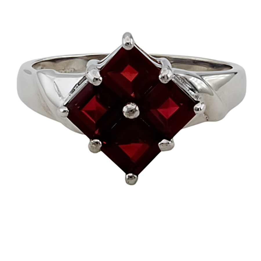 9ct White Gold Garnet 4 Stone Ring size N